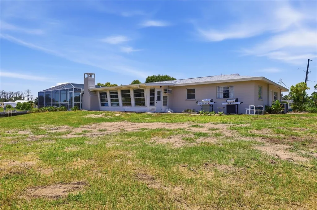 898 E 6th Street Englewood FL 34223