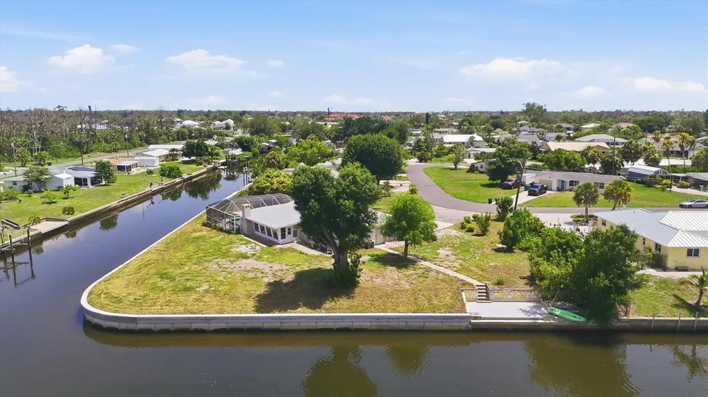 898 E 6th Street Englewood FL 34223