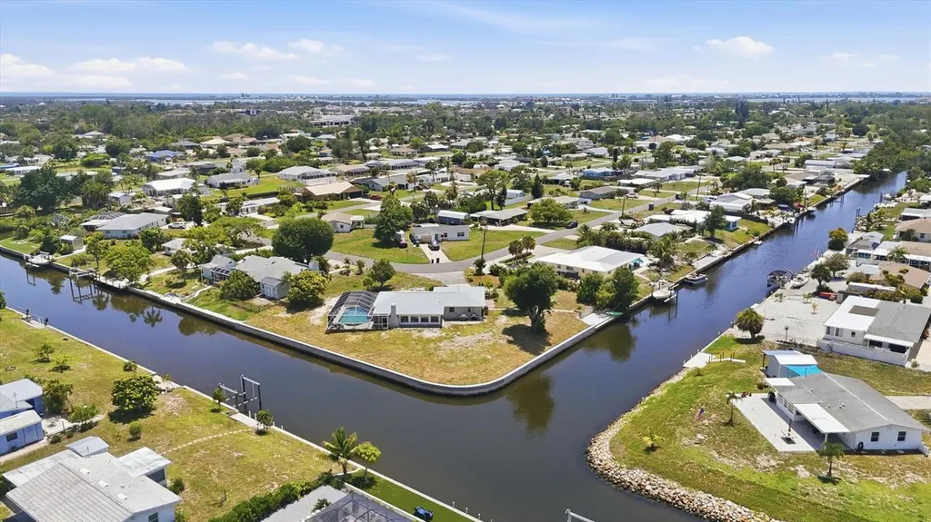 898 E 6th Street Englewood FL 34223