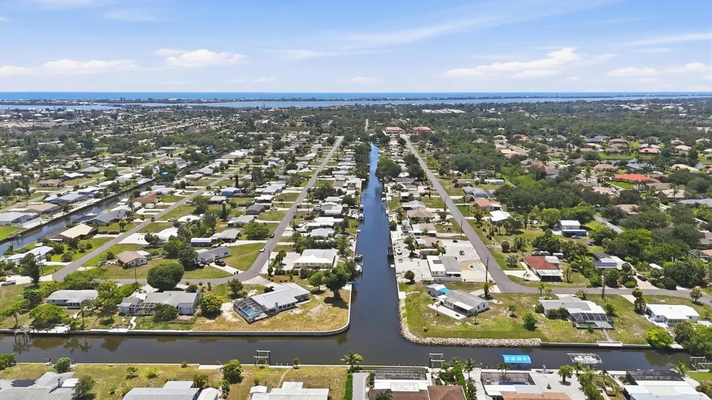 898 E 6th Street Englewood FL 34223