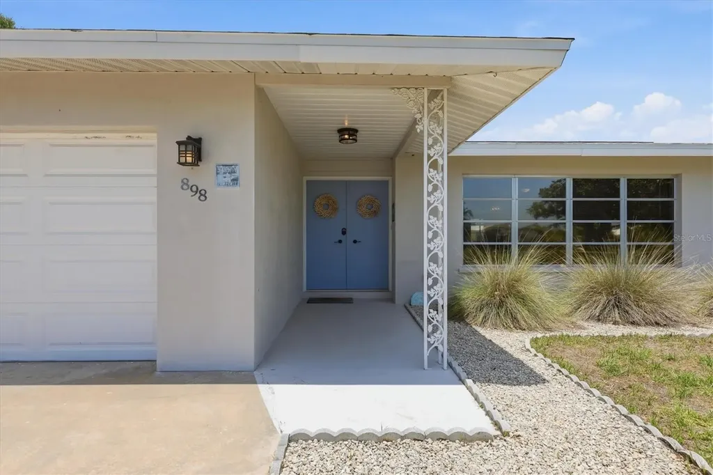 898 E 6th Street Englewood FL 34223