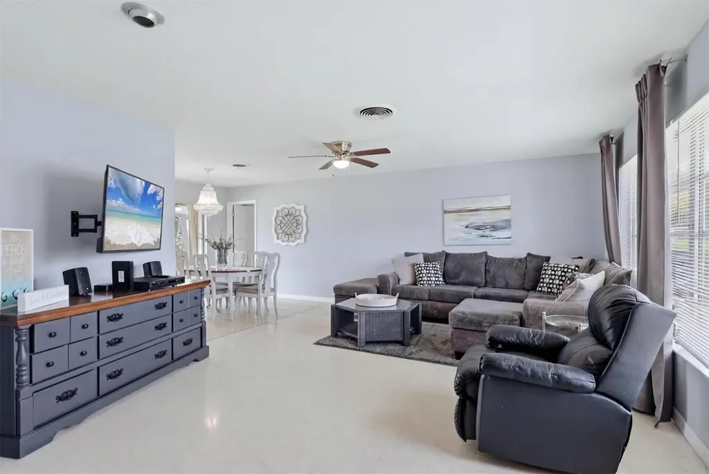 898 E 6th Street Englewood FL 34223