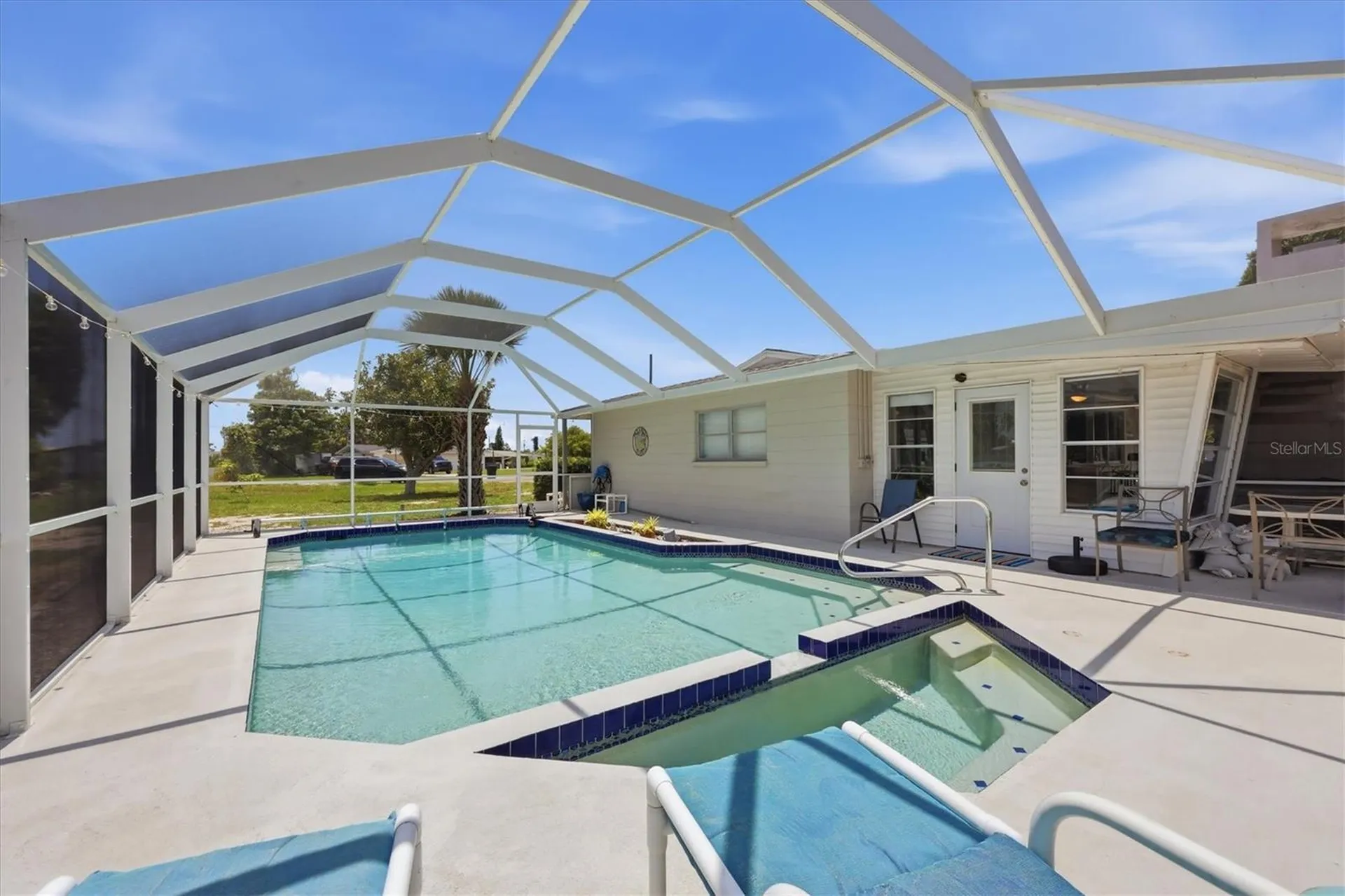 898 E 6th Street Englewood FL 34223