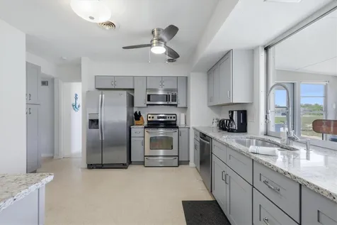 898 E 6th Street Englewood FL 34223