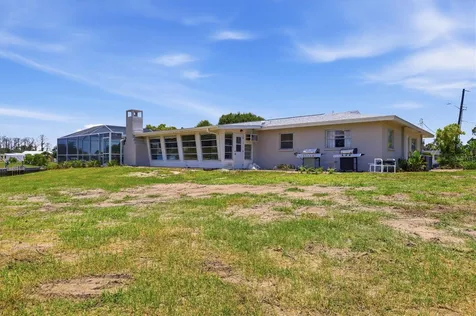 898 E 6th Street Englewood FL 34223