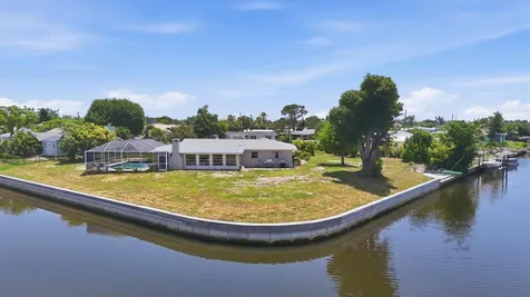 898 E 6th Street Englewood FL 34223