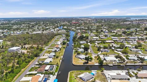 898 E 6th Street Englewood FL 34223