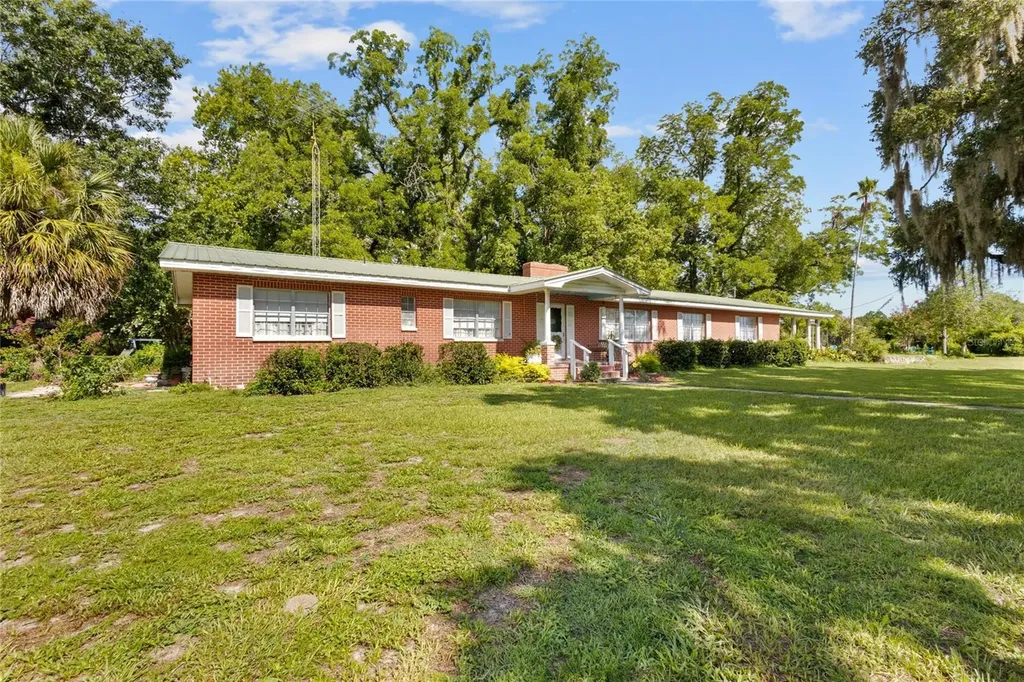 18951 SE 15th Street Williston FL 32696