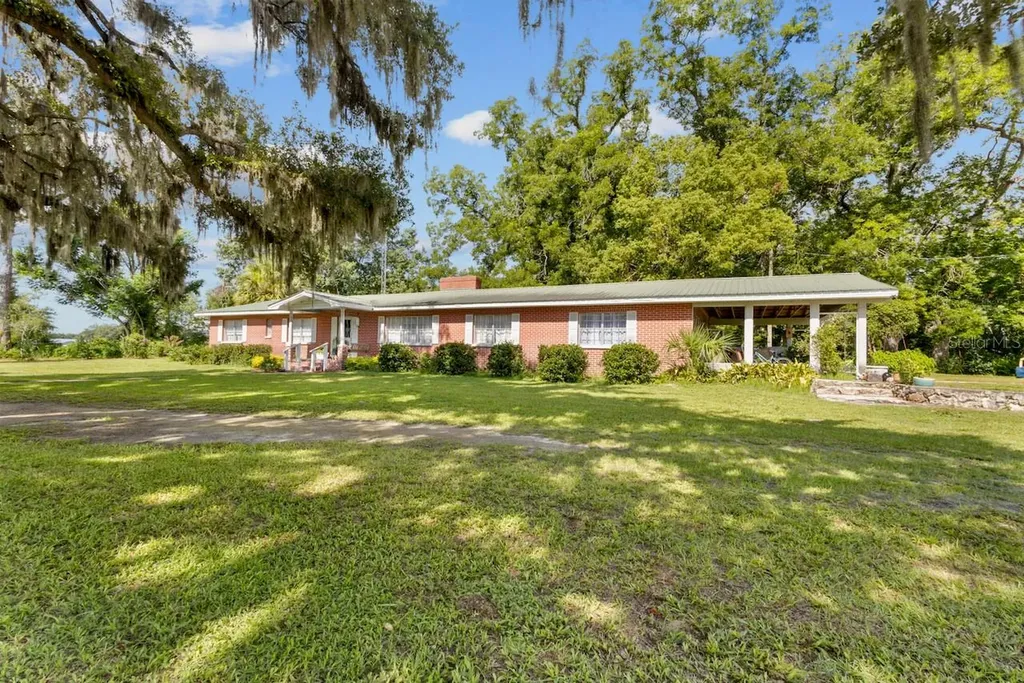 18951 SE 15th Street Williston FL 32696