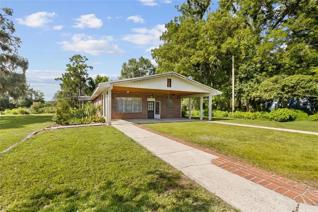 18951 SE 15th Street Williston FL 32696