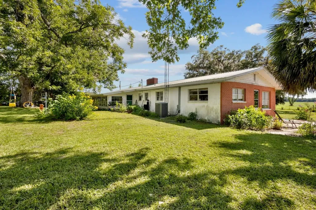 18951 SE 15th Street Williston FL 32696