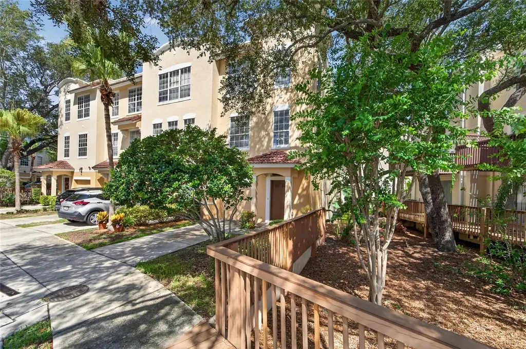 3186 Bayshore Oaks Drive Tampa FL 33611