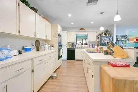 627 Macarthur Drive Orlando FL 32839