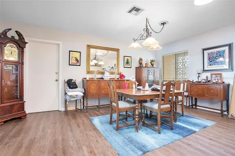 627 Macarthur Drive Orlando FL 32839