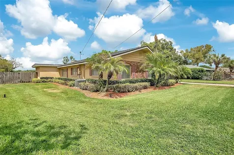 627 Macarthur Drive Orlando FL 32839