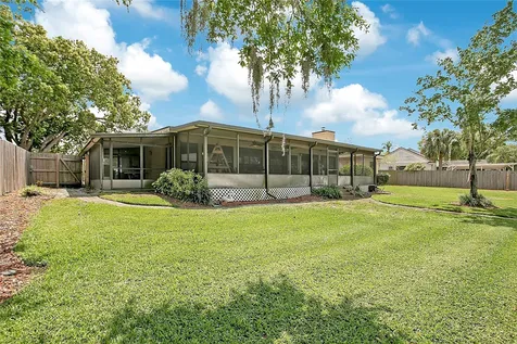 627 Macarthur Drive Orlando FL 32839