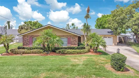 627 Macarthur Drive Orlando FL 32839