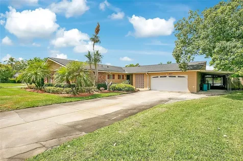627 Macarthur Drive Orlando FL 32839