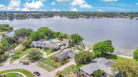 627 Macarthur Drive Orlando FL 32839