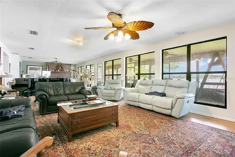 627 Macarthur Drive Orlando FL 32839