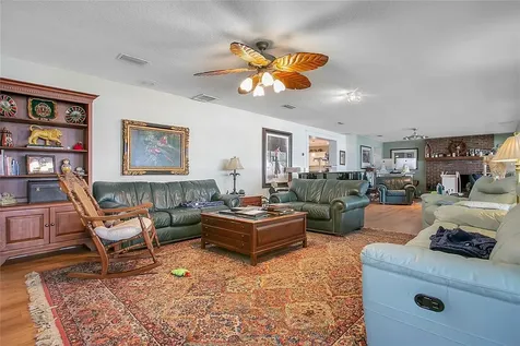627 Macarthur Drive Orlando FL 32839