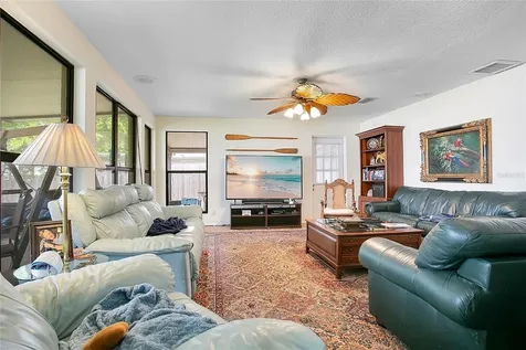 627 Macarthur Drive Orlando FL 32839