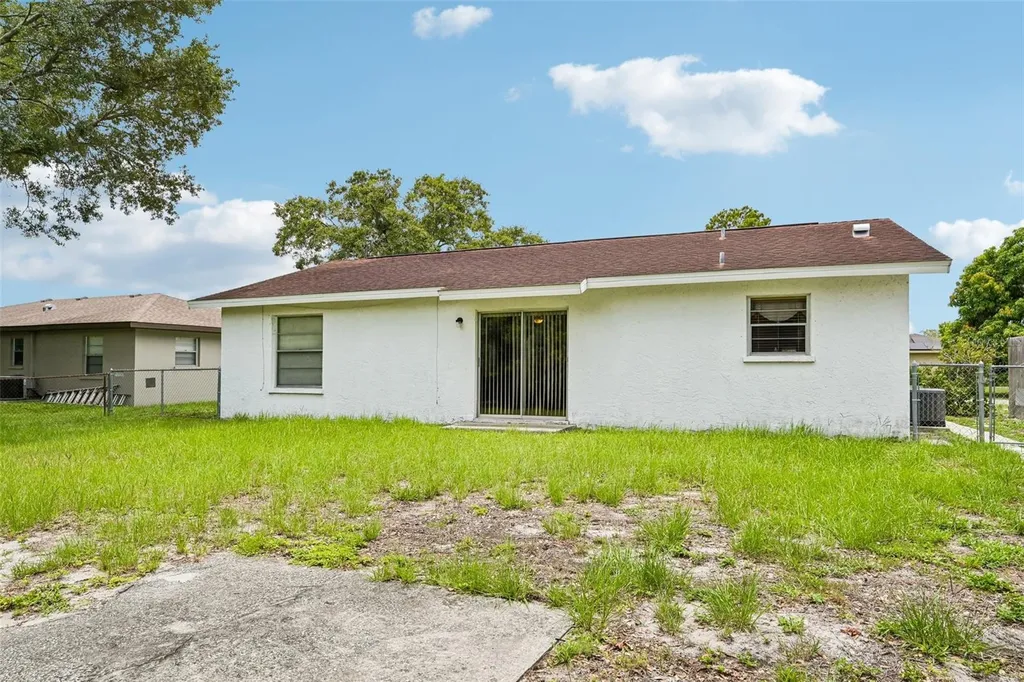 107 67th Street NE Bradenton FL 34208