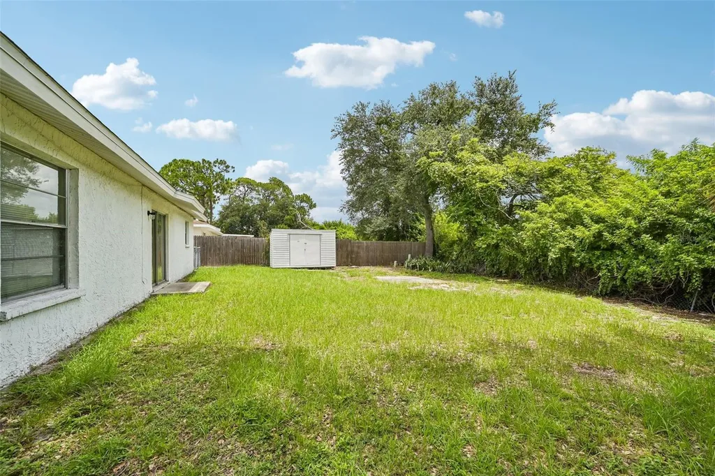 107 67th Street NE Bradenton FL 34208