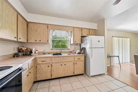 107 67th Street NE Bradenton FL 34208