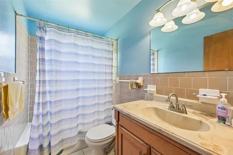 107 67th Street NE Bradenton FL 34208