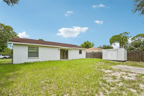 107 67th Street NE Bradenton FL 34208