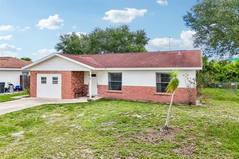 107 67th Street NE Bradenton FL 34208