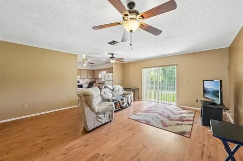 107 67th Street NE Bradenton FL 34208
