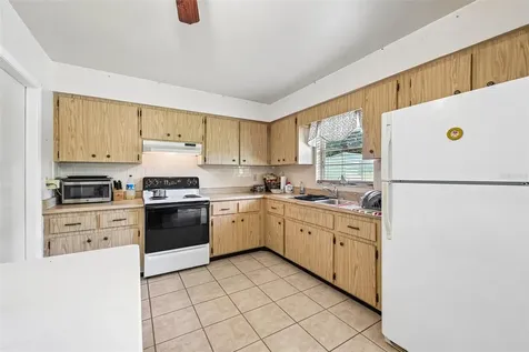 107 67th Street NE Bradenton FL 34208