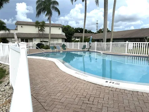 1601 N 43rd St N Street N St Petersburg FL 33713