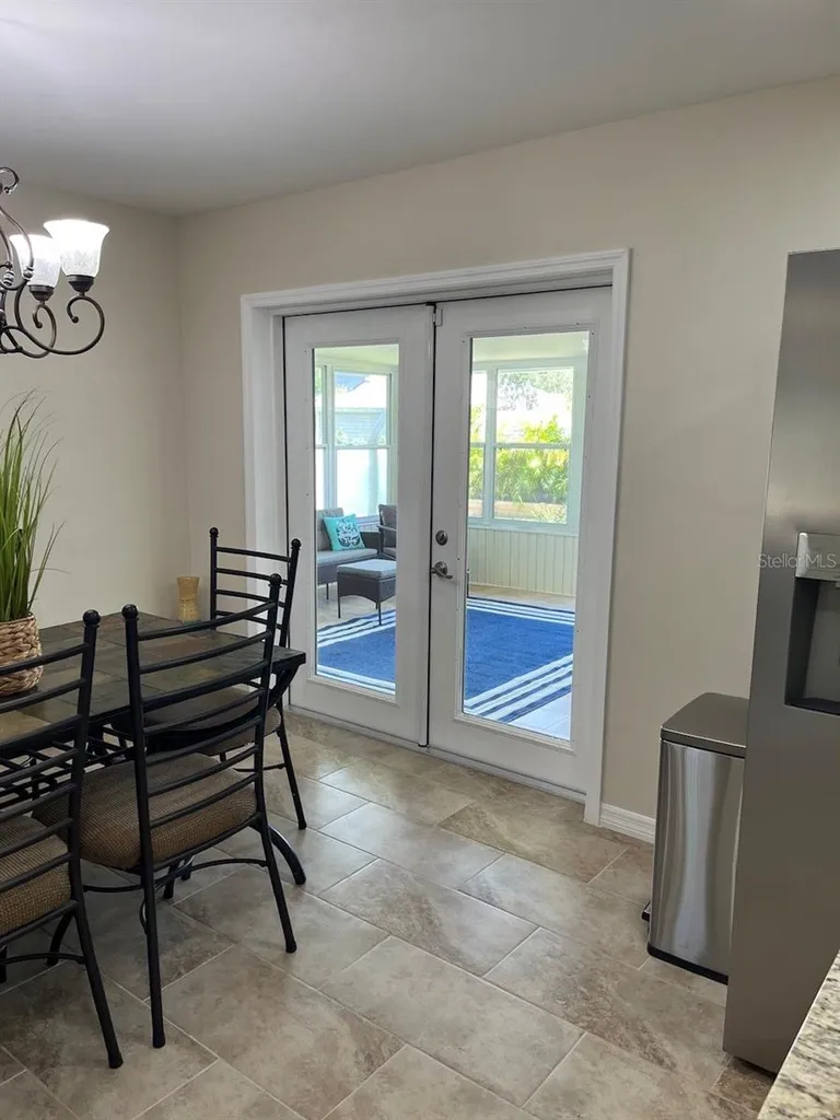 1209 Lake Loop Winter Haven FL 33880