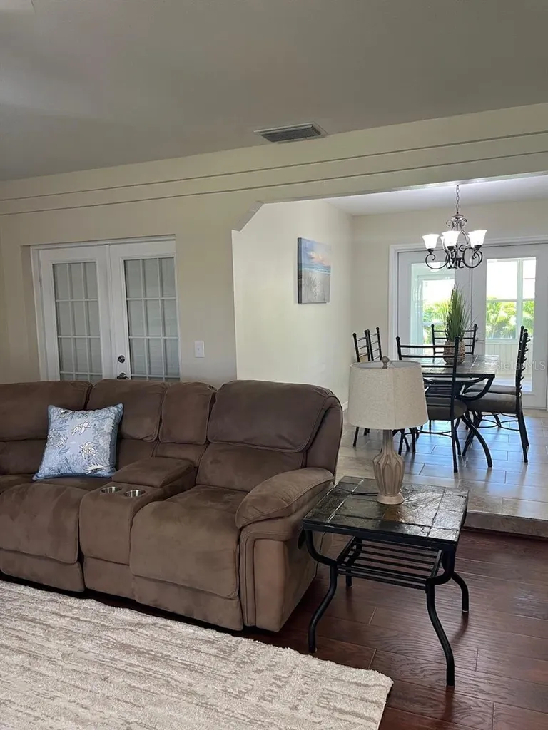 1209 Lake Loop Winter Haven FL 33880