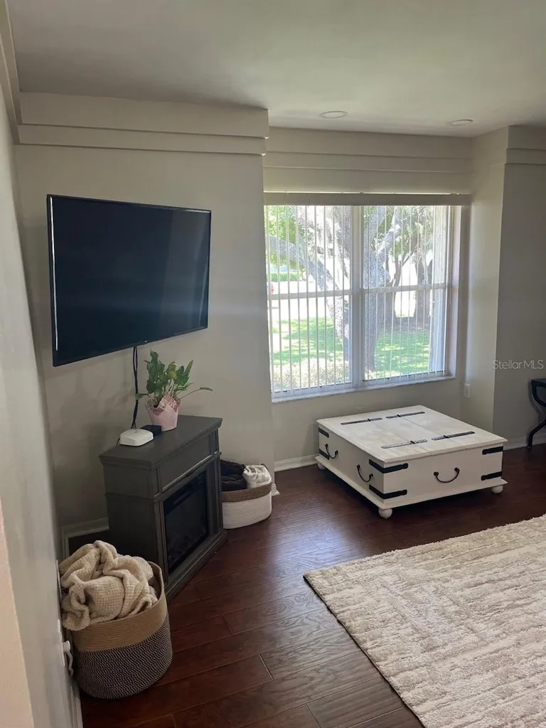 1209 Lake Loop Winter Haven FL 33880