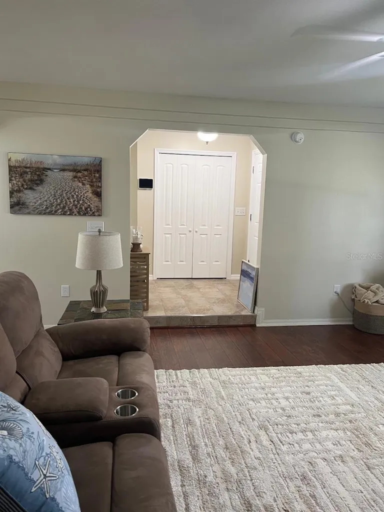 1209 Lake Loop Winter Haven FL 33880