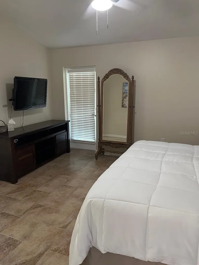 1209 Lake Loop Winter Haven FL 33880