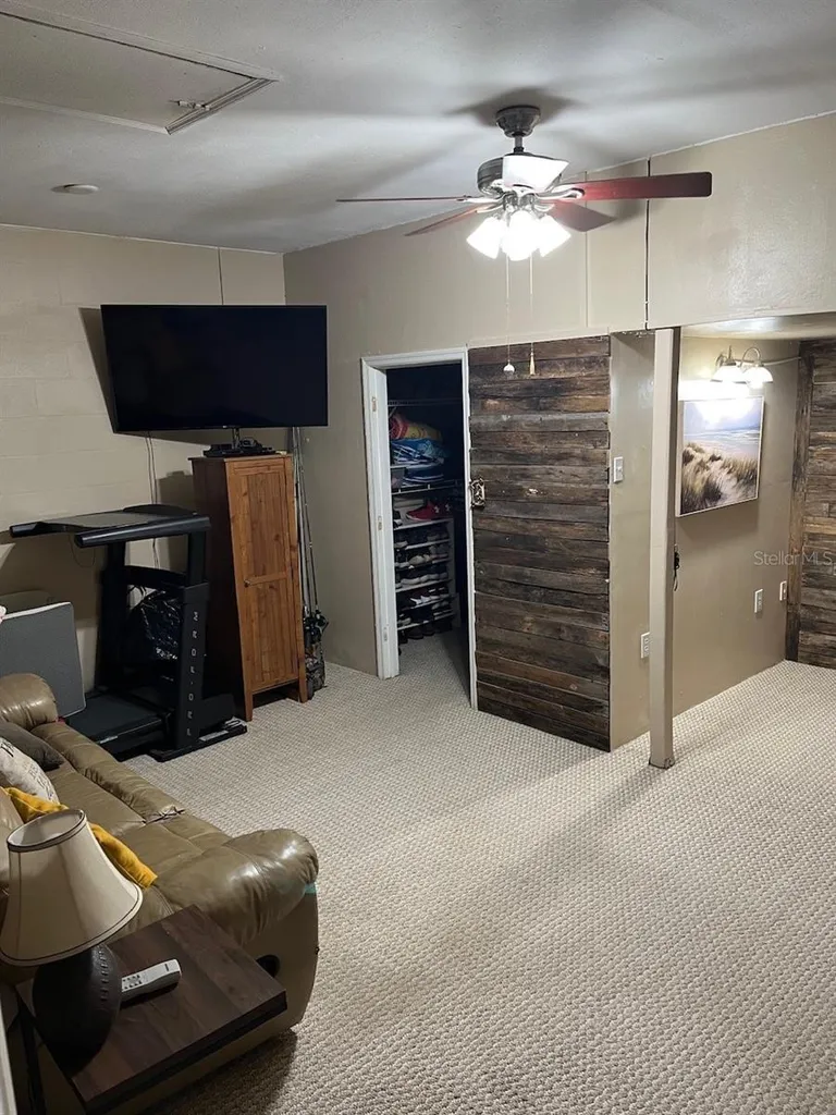 1209 Lake Loop Winter Haven FL 33880