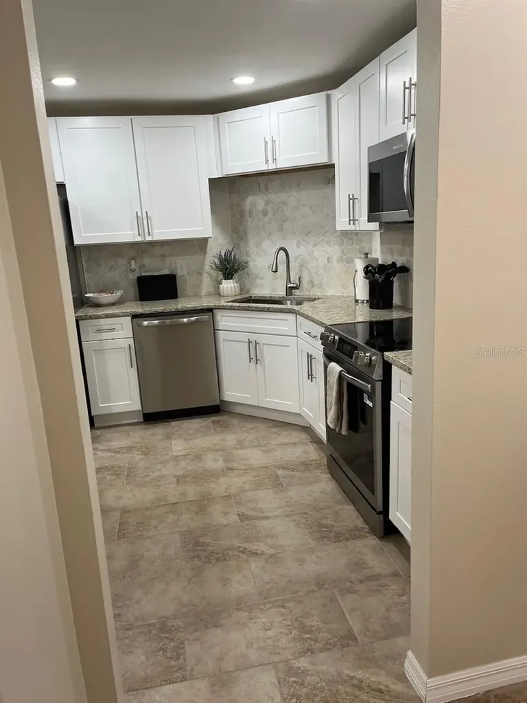 1209 Lake Loop Winter Haven FL 33880