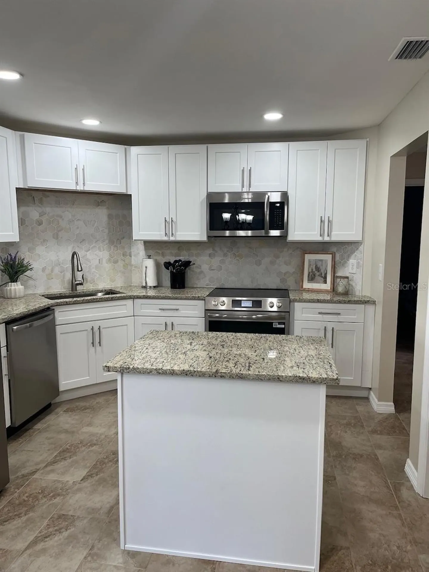 1209 Lake Loop Winter Haven FL 33880