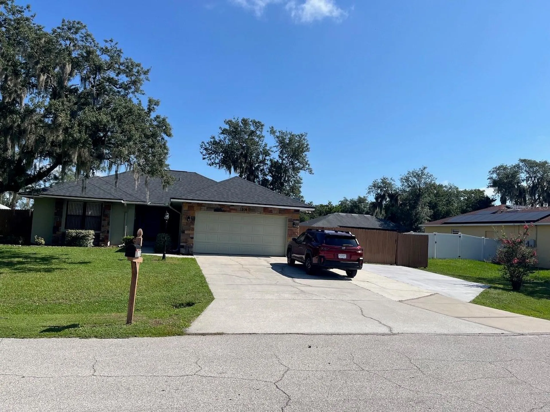 1209 Lake Loop Winter Haven FL 33880