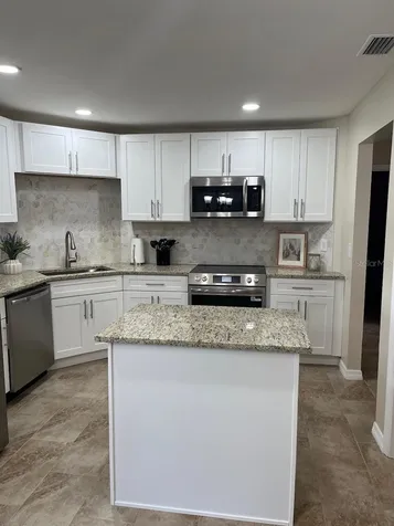1209 Lake Loop Winter Haven FL 33880