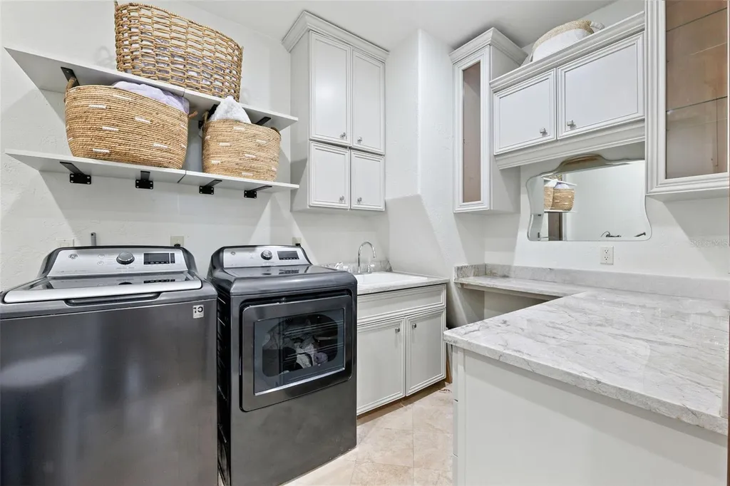 4555 W Swann Avenue Tampa FL 33609