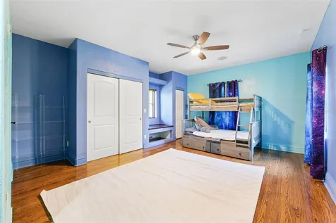4555 W Swann Avenue Tampa FL 33609
