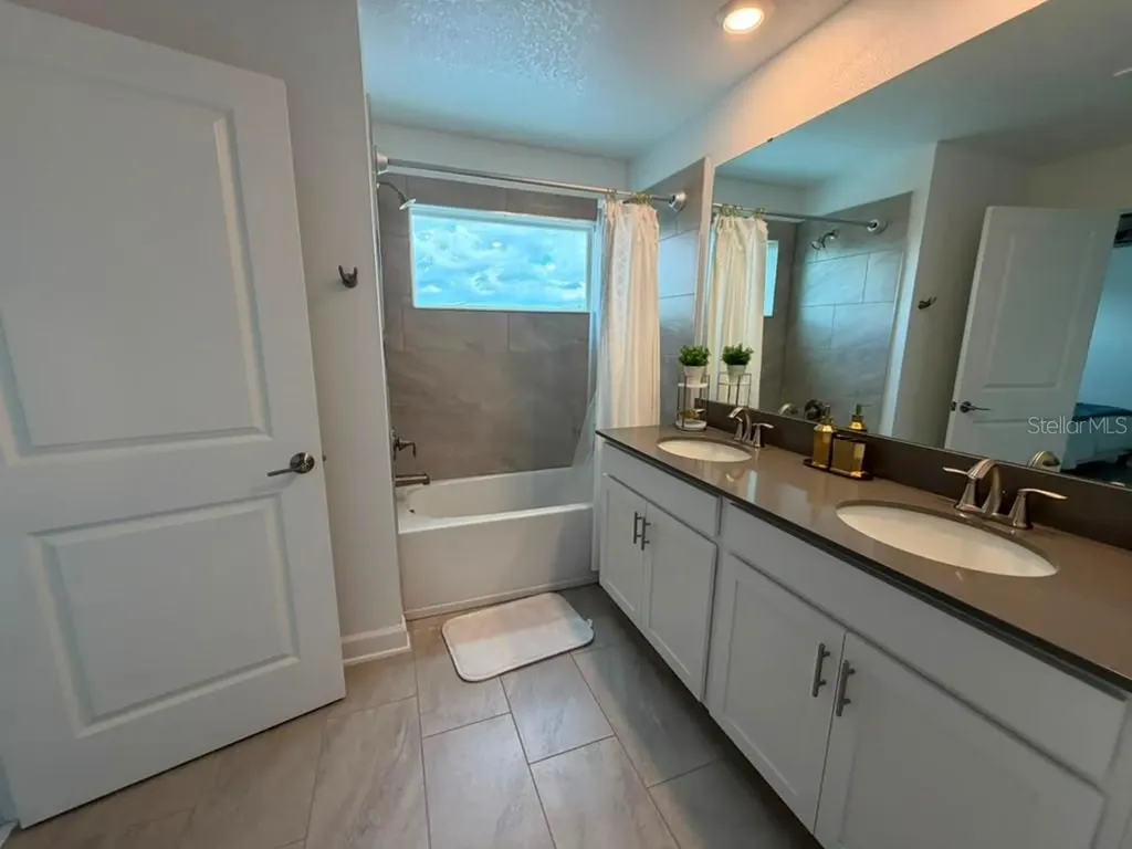 1172 Kingsbarn Street Davenport FL 33896