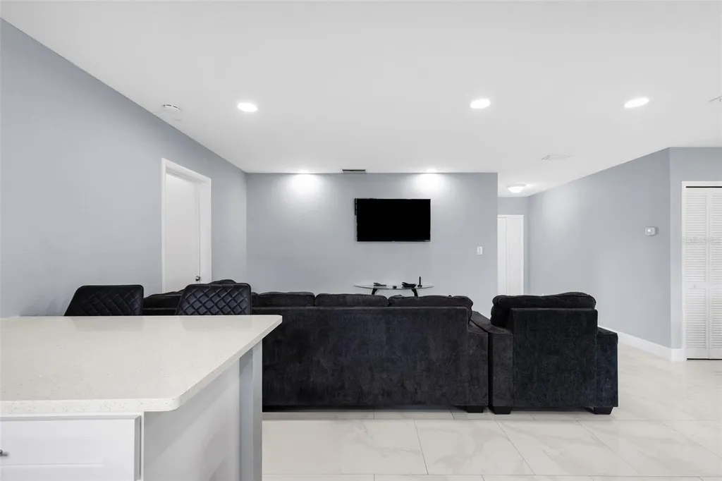 2310 W Knollwood Place Tampa FL 33604