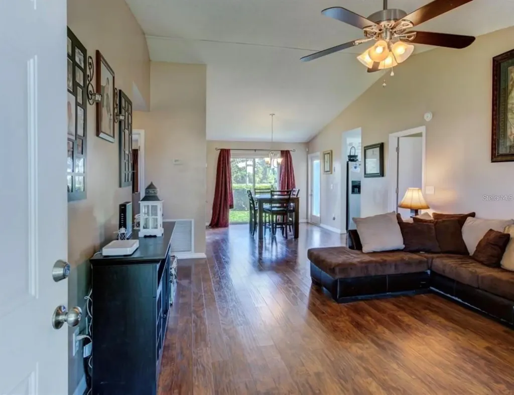 1730 Tropical Court Tavares FL 32778